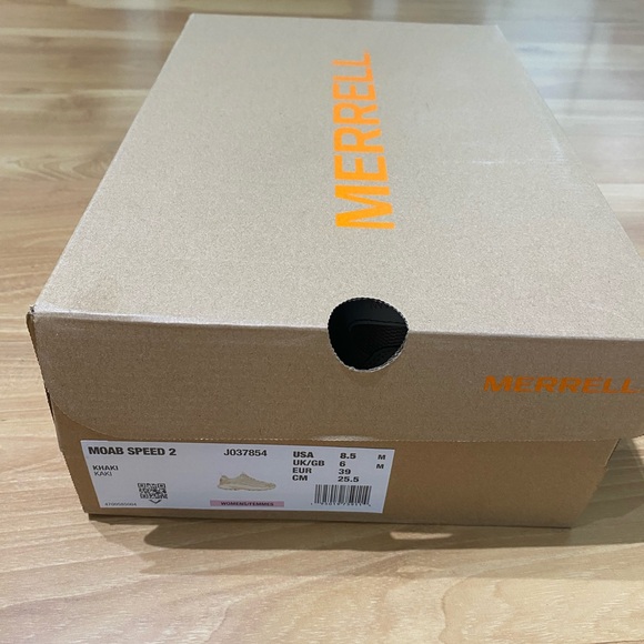 Merrell Cream Sneakers with Chunky Design - Picture 2 of 3